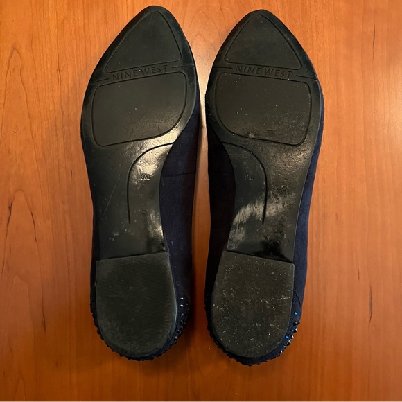 NINE WEST NAVY BLUE SUEDE FLATS WITH BEADED HEELS - Picture 6 of 7